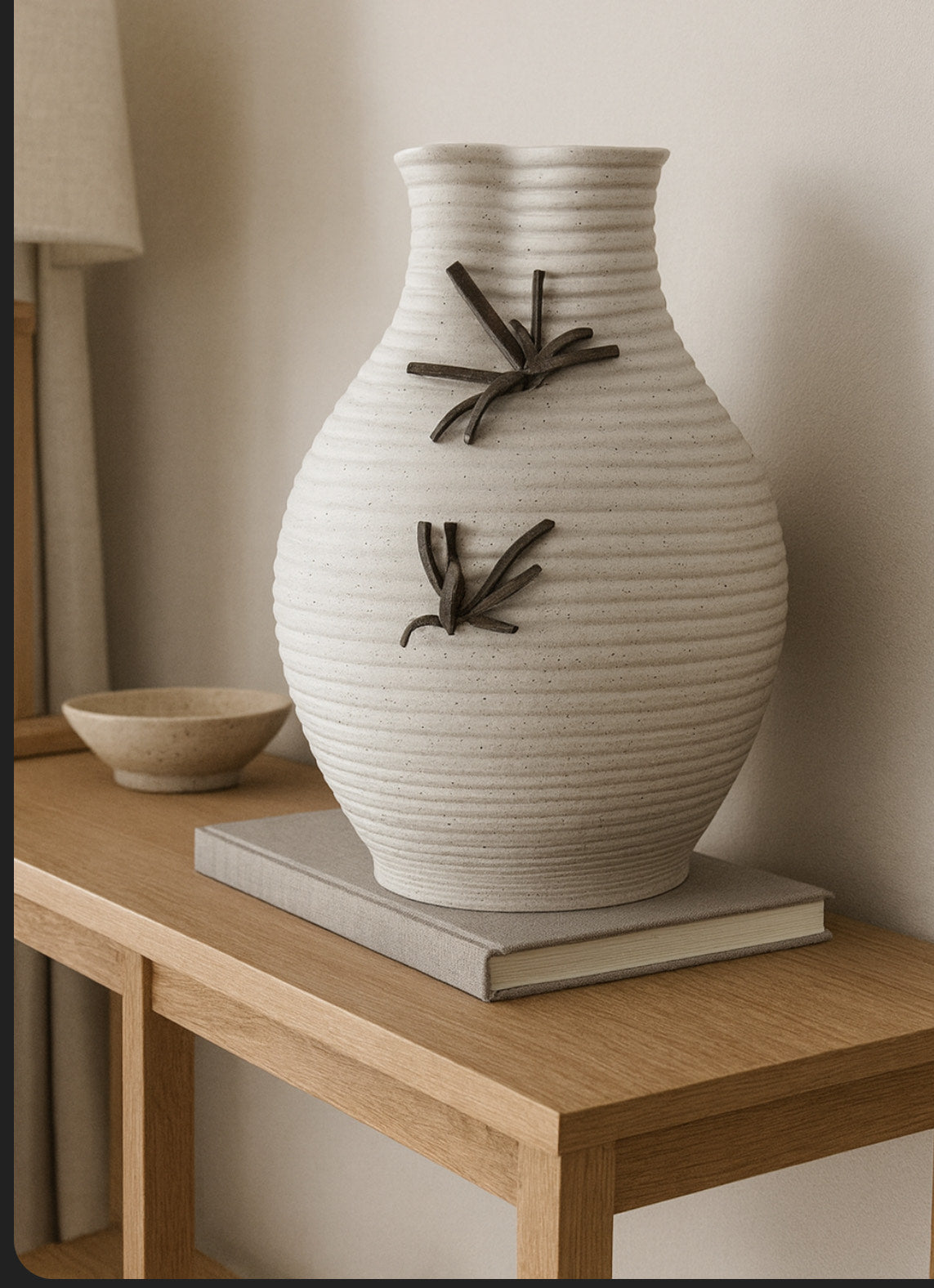 ZZ24017 - Ceramic decorative vase