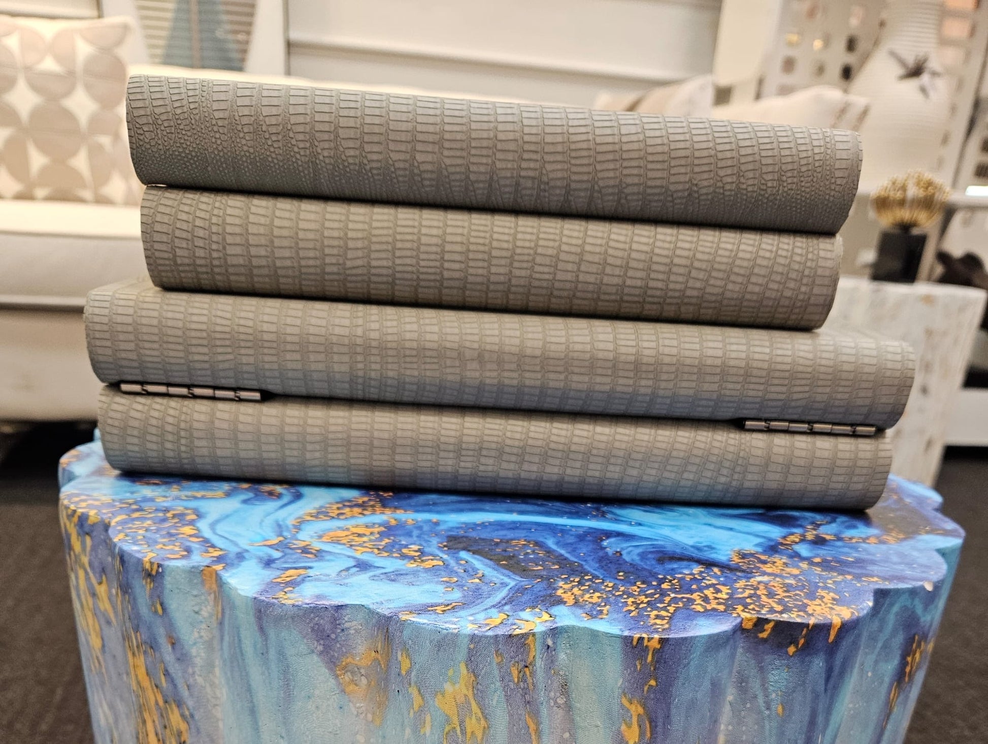 Grey leather display books - Cavelh